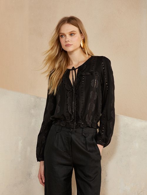 Blusa Bordado Lasie - Preto