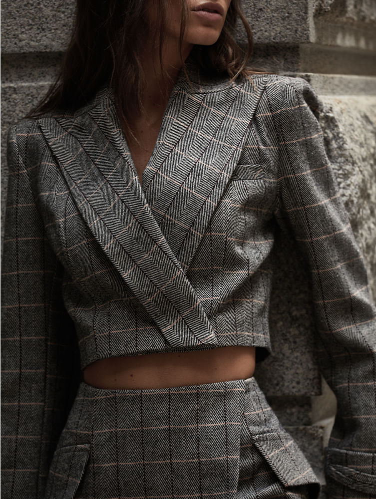 053---I242.104.053---Conjunto-Blazer-e-Mini-Saia---04