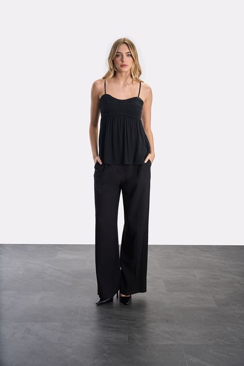 Blusa Detalhe Busto - Preto