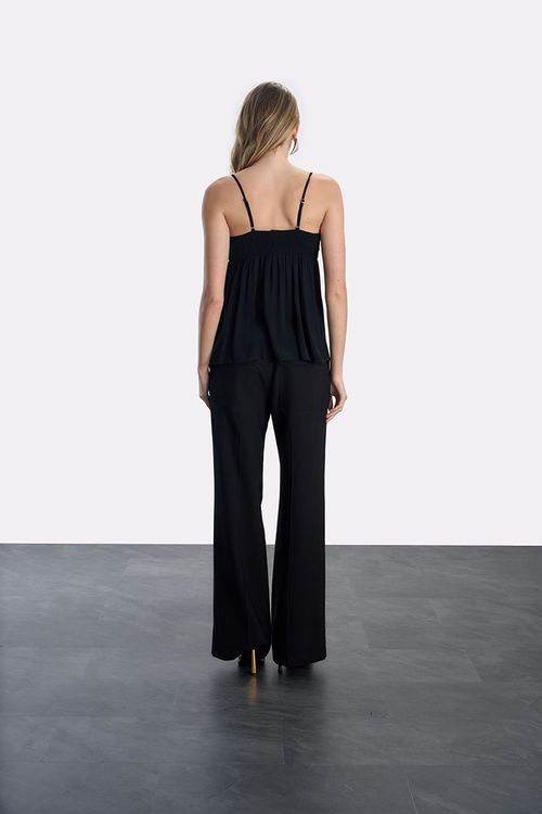 Blusa Detalhe Busto - Preto