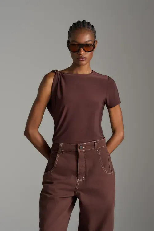 Blusa Assimétrica Metal - Coffee