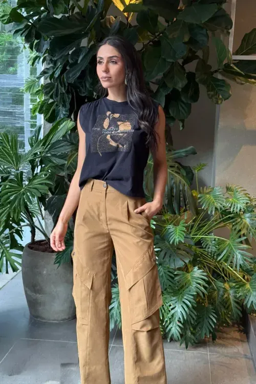 Calça Bolsos Especial - Bege