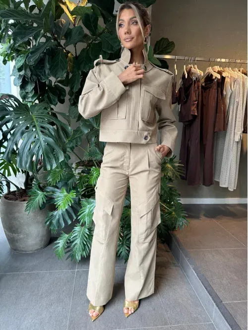 Jaqueta Gola Removível - Bege