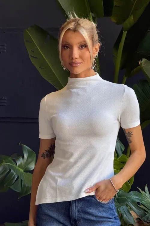 Blusa Barra Assimétrica - Off White